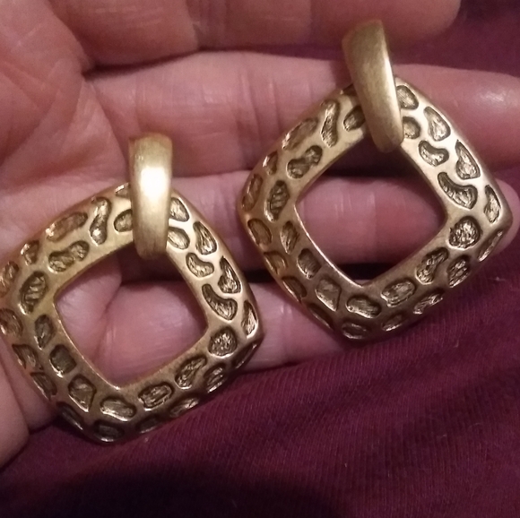 Don Lin Earrings - Picture 1 of 4
